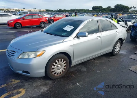 2007 Toyota Camry Le z USA, uszkodzony, nr VIN 4T1BE46K97U114605